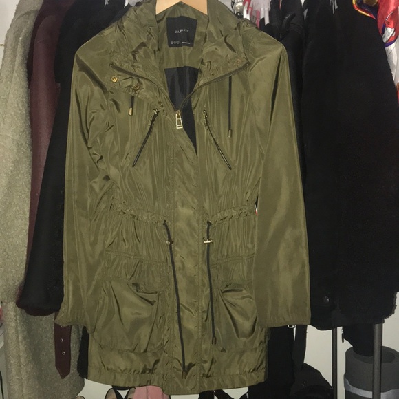 Raincoat - Picture 2 of 5